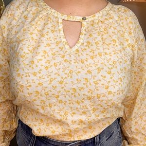 Universal Thread Blouse. Size M. Cream & Yellow.